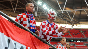 Croatia coach plays down tensions ahead of first game against Serbia - video